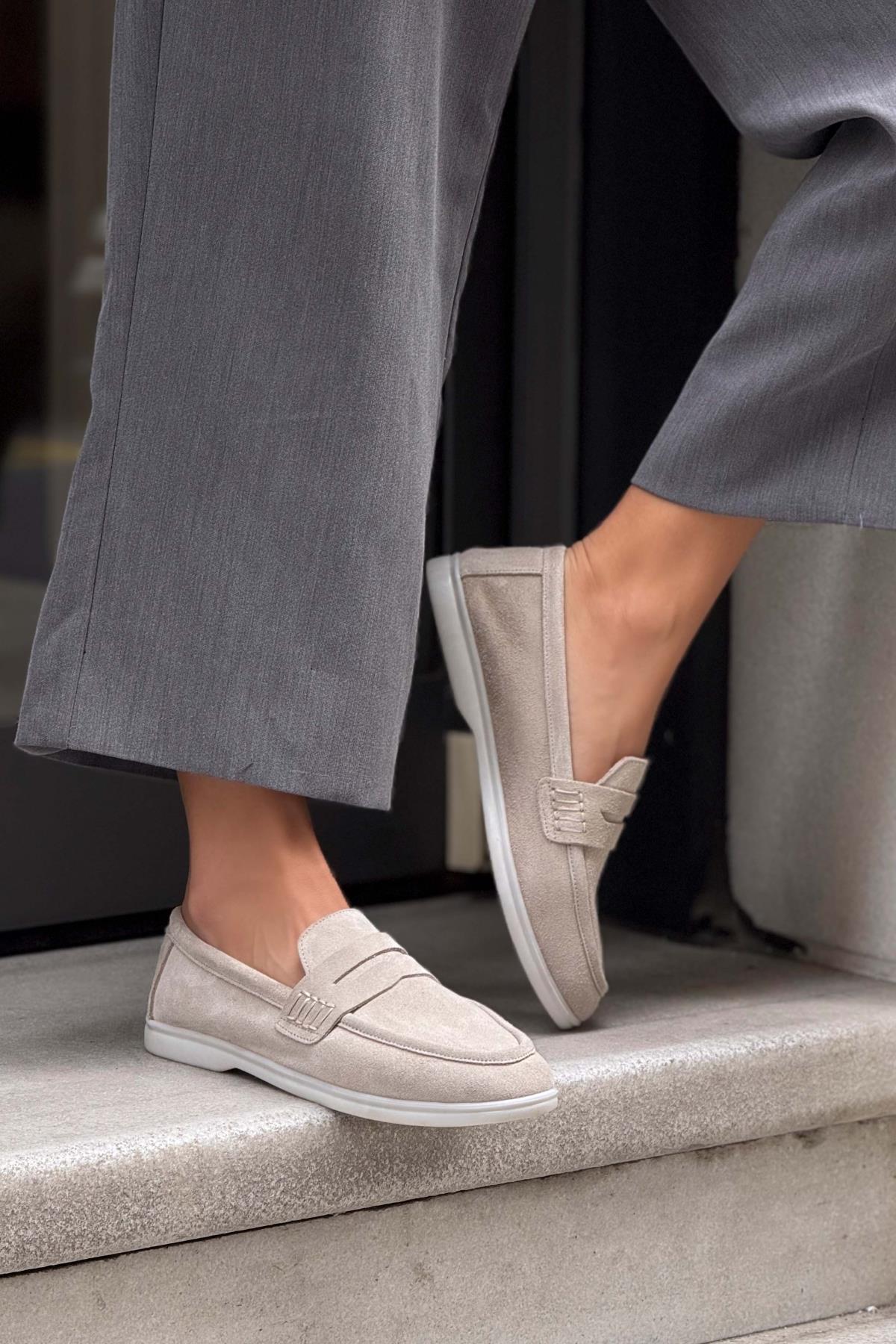 ESTUNA Beige Äkta Mocka Loafers