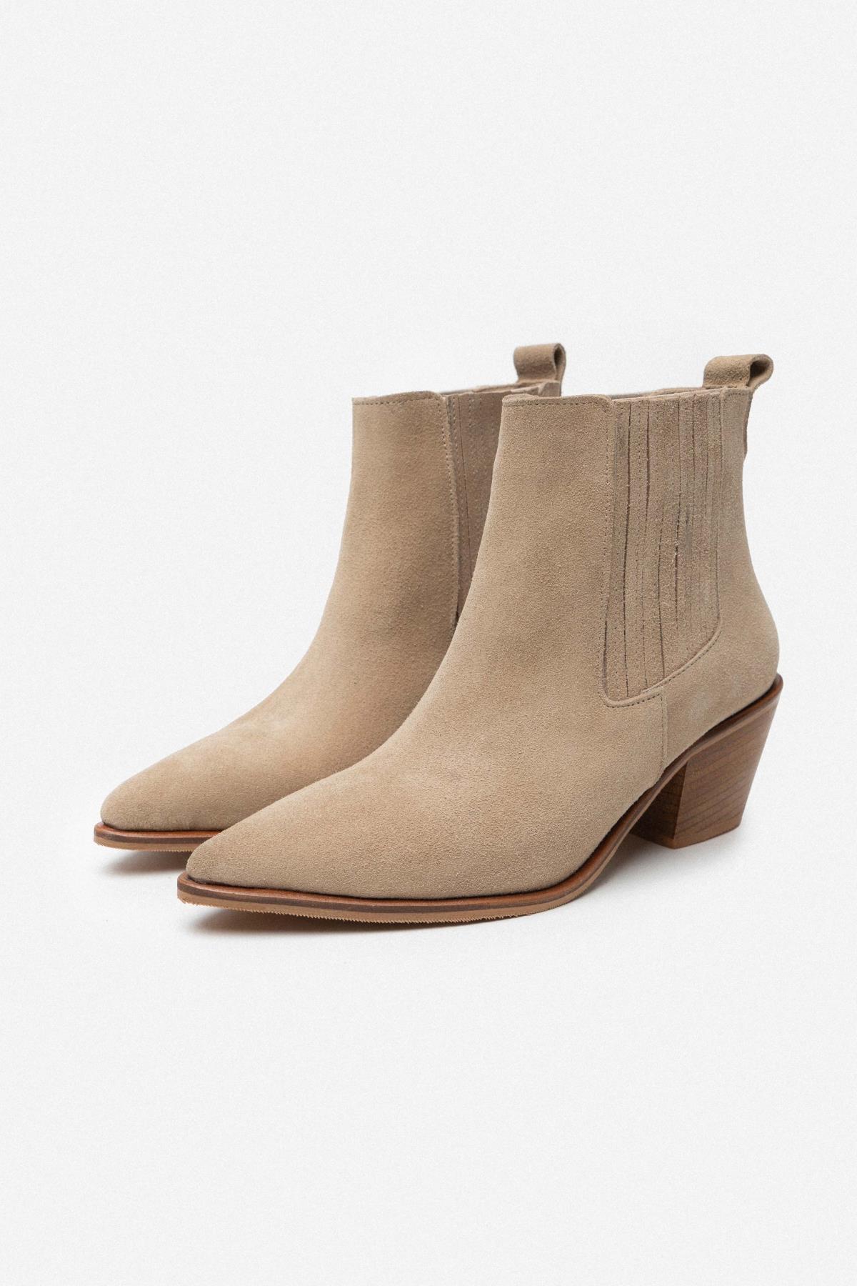 KARLS Beige Äkta Mocka Boots