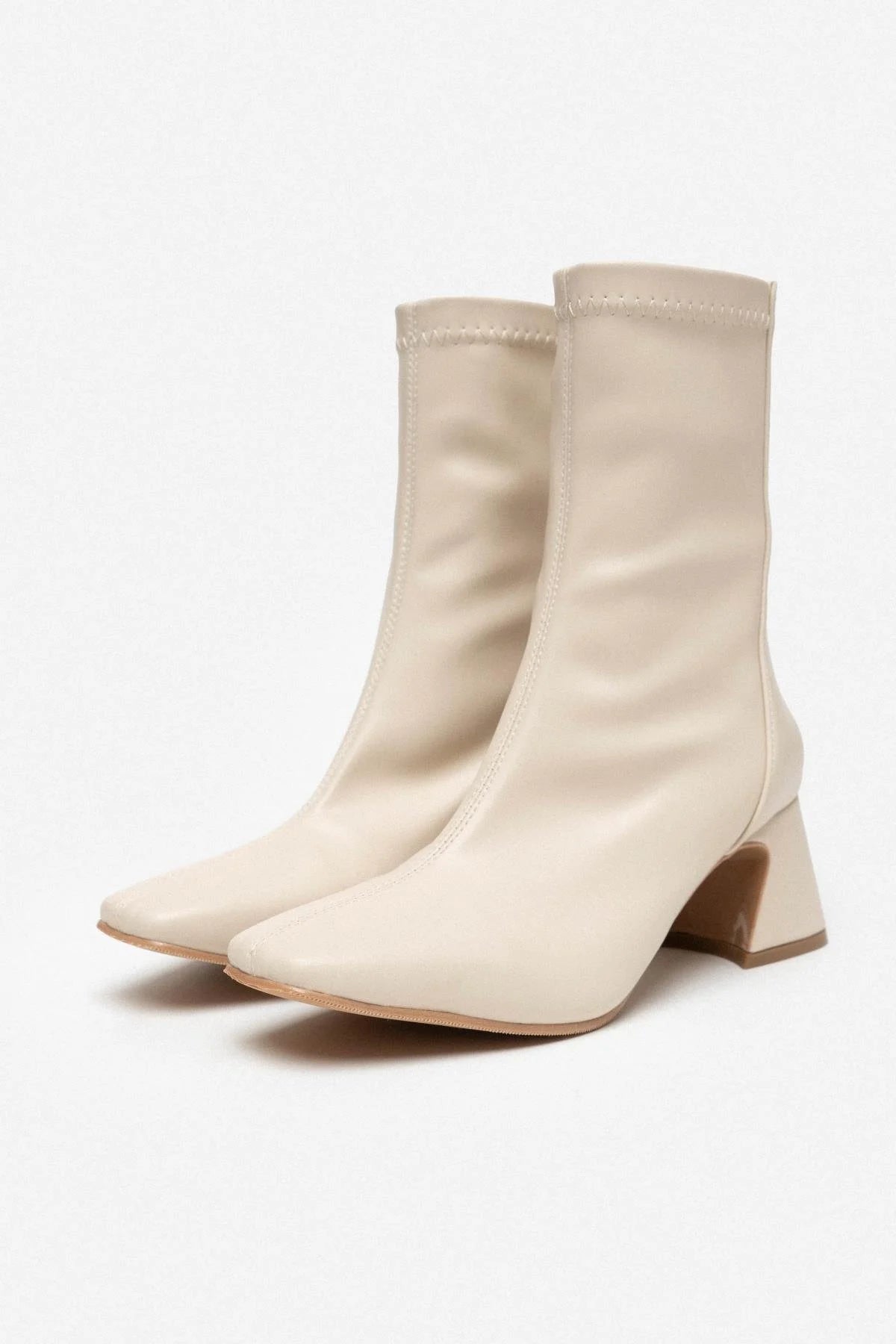 BERGA Beige Matt Boots